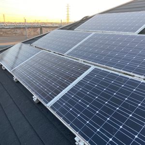川口市での太陽光パネル付き屋根工事ならリフォーム屋の未来アート！